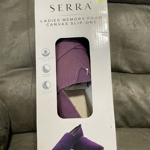 Serra NEW memory foam canvas slip-ons sz 7 Purple